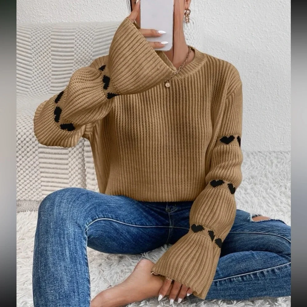 Cozy white hearts print sleeve sweater top - Picture 7 of 13